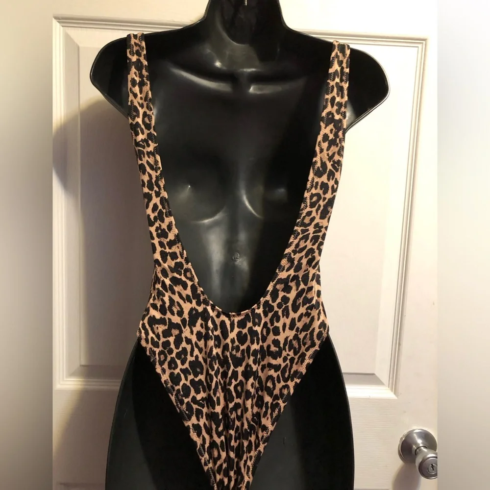 Victoria’s Secret ￼Leopard 🐆 swimsuit /￼ Bodysuit￼ - Picture 4 of 16